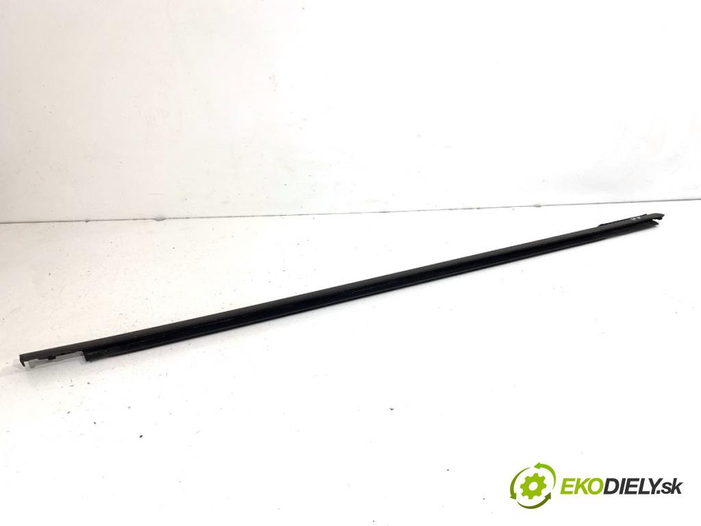 FORD FOCUS III Kombi 2016 92 kW 1.0 EcoBoost 998 lišta Sbírání: přední část pravý