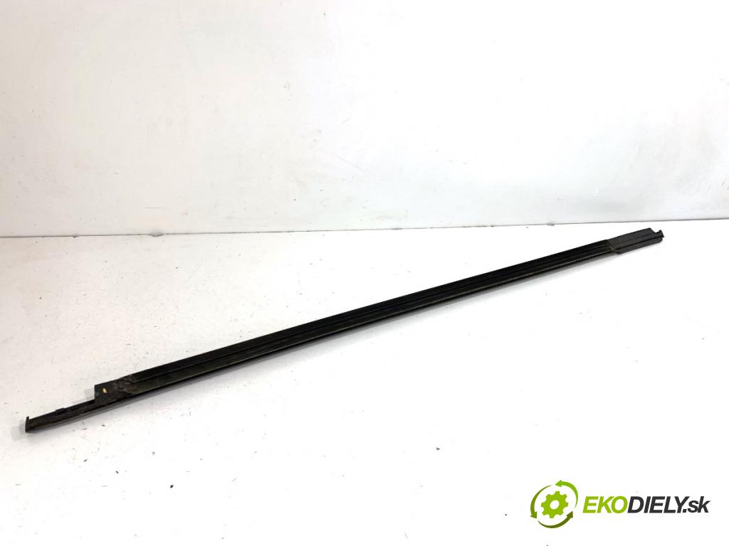 FORD FOCUS III Kombi 2016 92 kW 1.0 EcoBoost 998 lišta Sbírání: přední část pravý