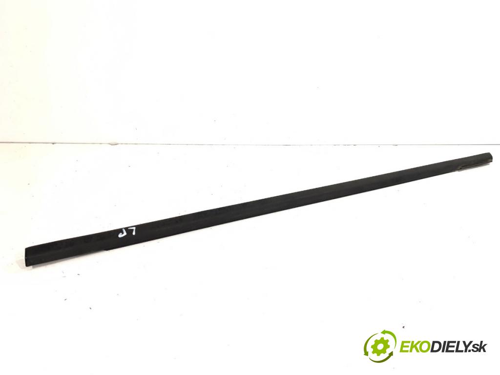 FORD FOCUS III Kombi 2016 92 kW 1.0 EcoBoost 998 lišta Sbírání: přední část levý 