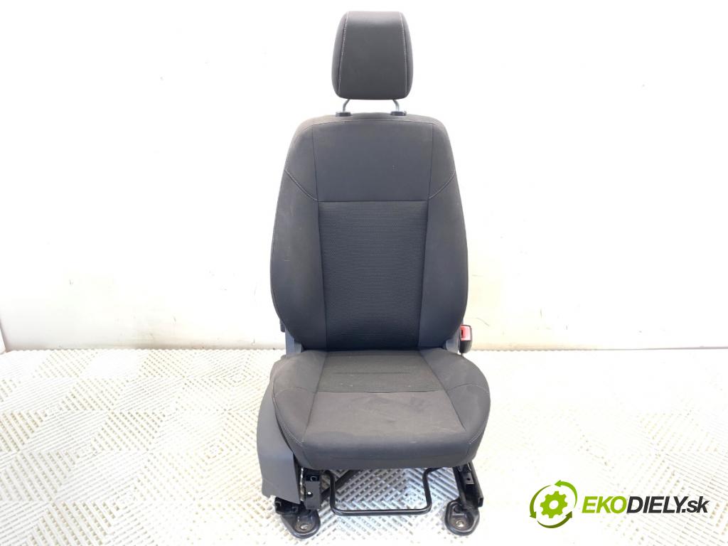 FORD FOCUS III Kombi 2016 92 kW 1.0 EcoBoost 998 Sedadlo pravy predný 