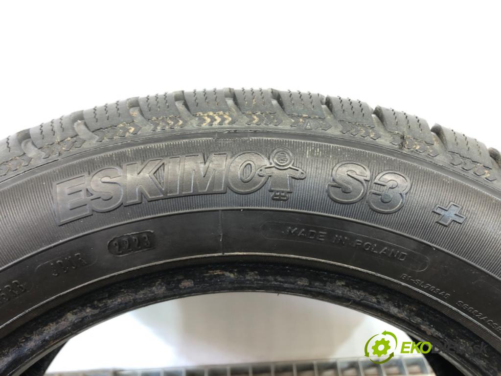 --- ---      PNEUMATIKA: zima 2X 195/60 15" SAVA: