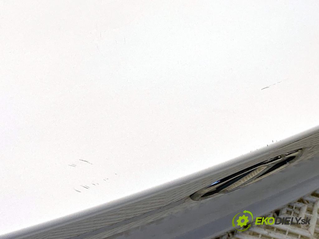 LEXUS IS sedan 2015 180 kW 200t (ASE30) 1998 kapota zadní část