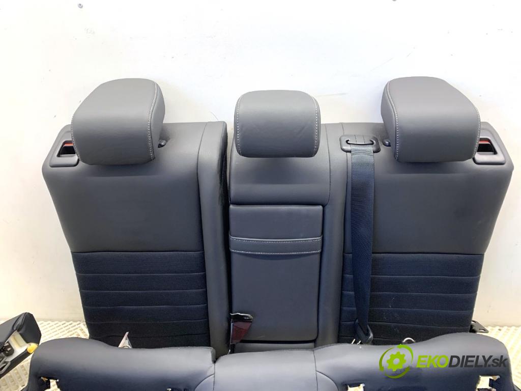 LEXUS IS sedan 2015 180 kW 200t (ASE30) 1998 Sedadlo druhý rad