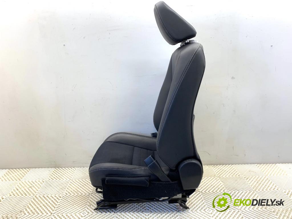 LEXUS IS sedan 2015 180 kW 200t (ASE30) 1998 Sedadlo pravy predný