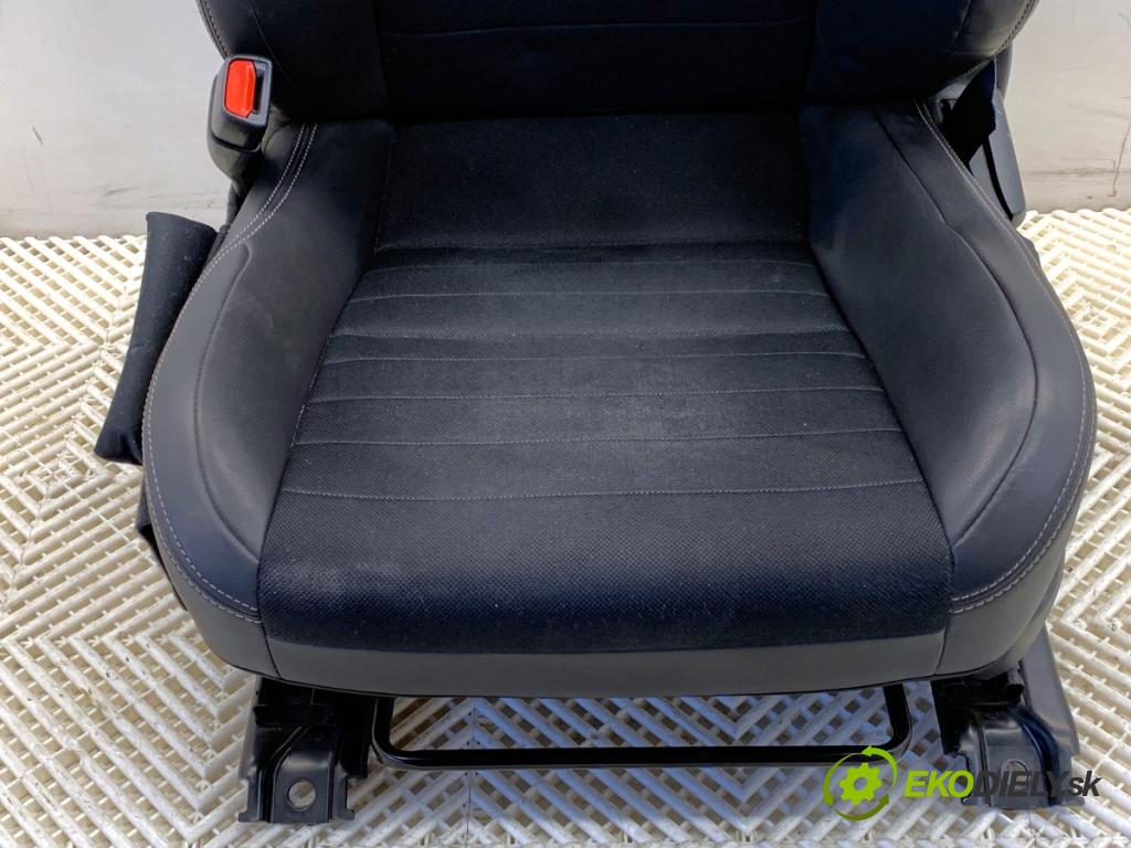 LEXUS IS sedan 2015 180 kW 200t (ASE30) 1998 Sedadlo ľavy predný