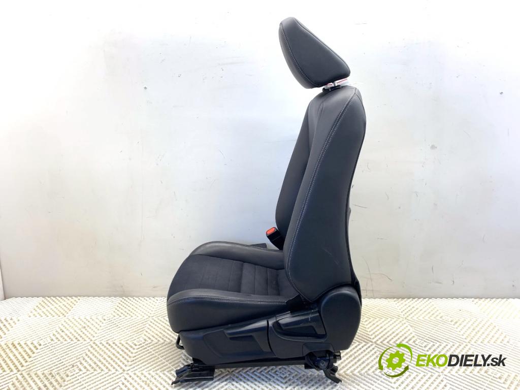 LEXUS IS sedan 2015 180 kW 200t (ASE30) 1998 Sedadlo ľavy predný