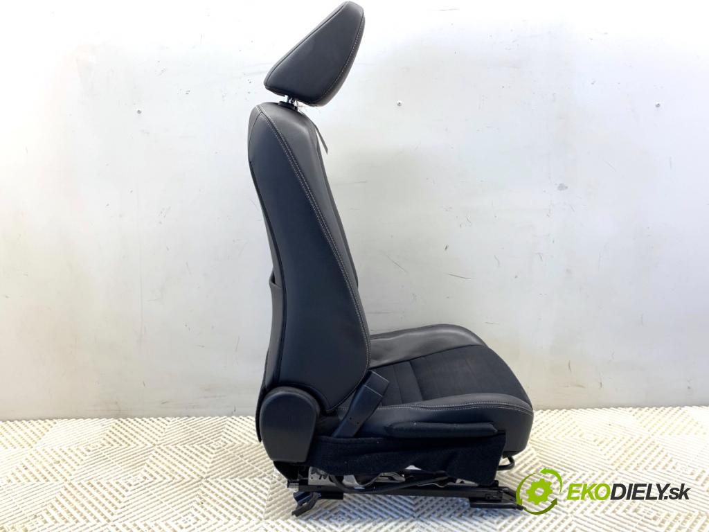 LEXUS IS sedan 2015 180 kW 200t (ASE30) 1998 Sedadlo ľavy predný