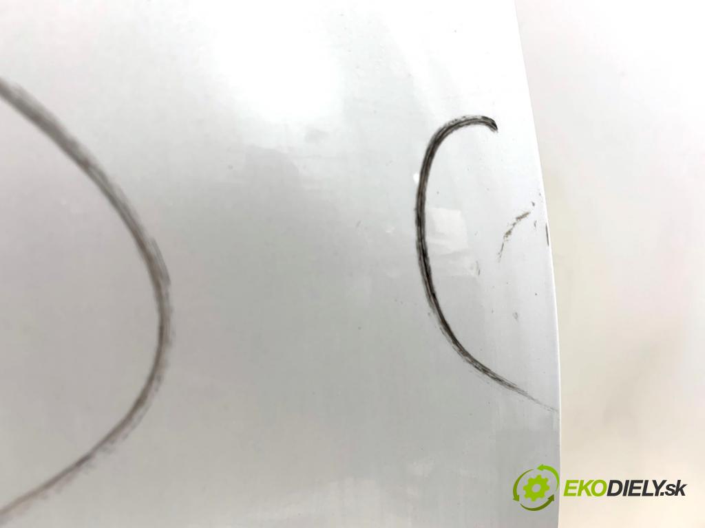 LEXUS IS sedan 2015 180 kW 200t (ASE30) 1998 Dvere pravy predný