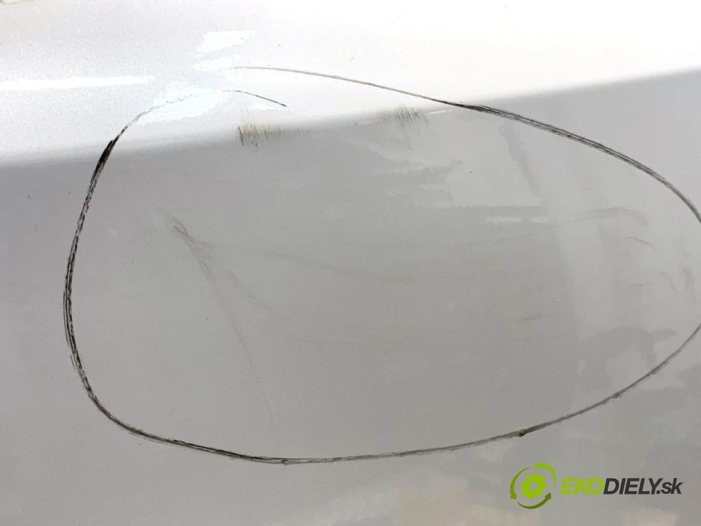 LEXUS IS sedan 2015 180 kW 200t (ASE30) 1998 Dvere pravy predný