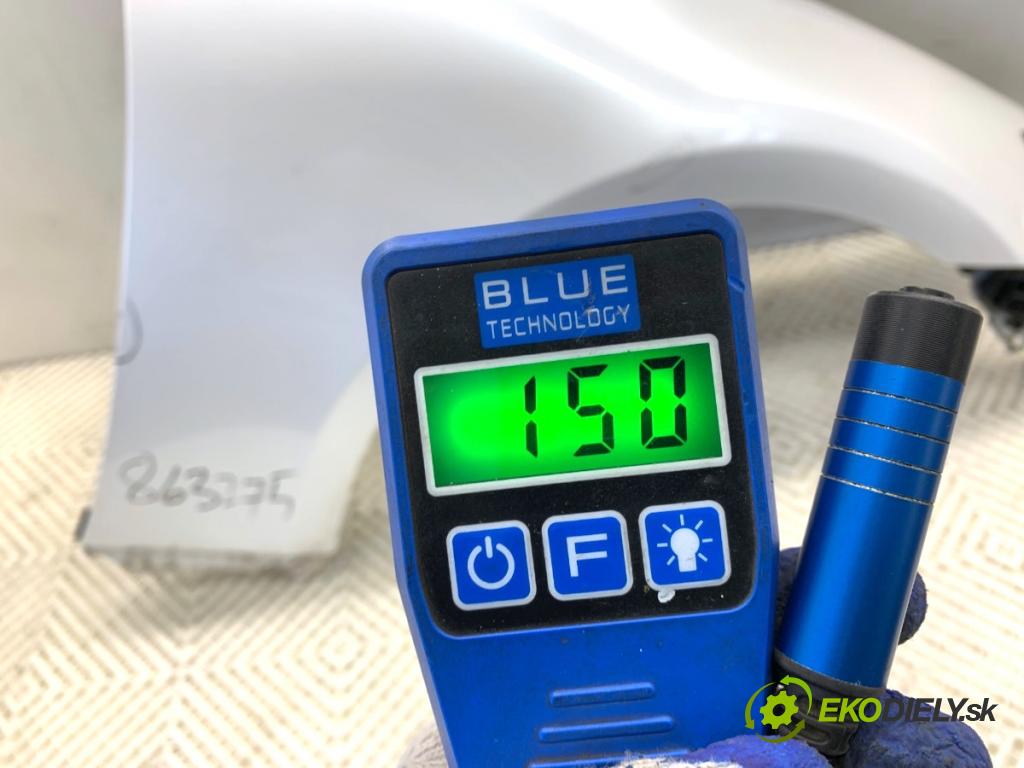 LEXUS IS sedan 2015 180 kW 200t (ASE30) 1998 Blatník pravy predný