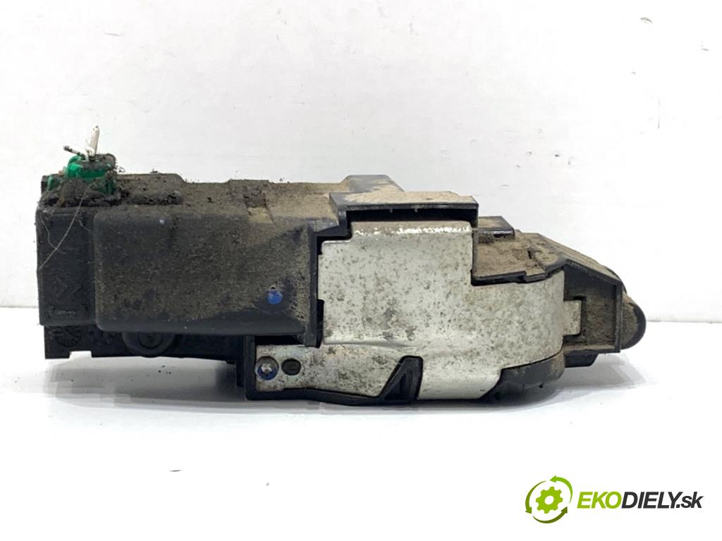 PEUGEOT 207 Kombi 2009 66 kW 1.6 HDi 1560 zámok dverí zad