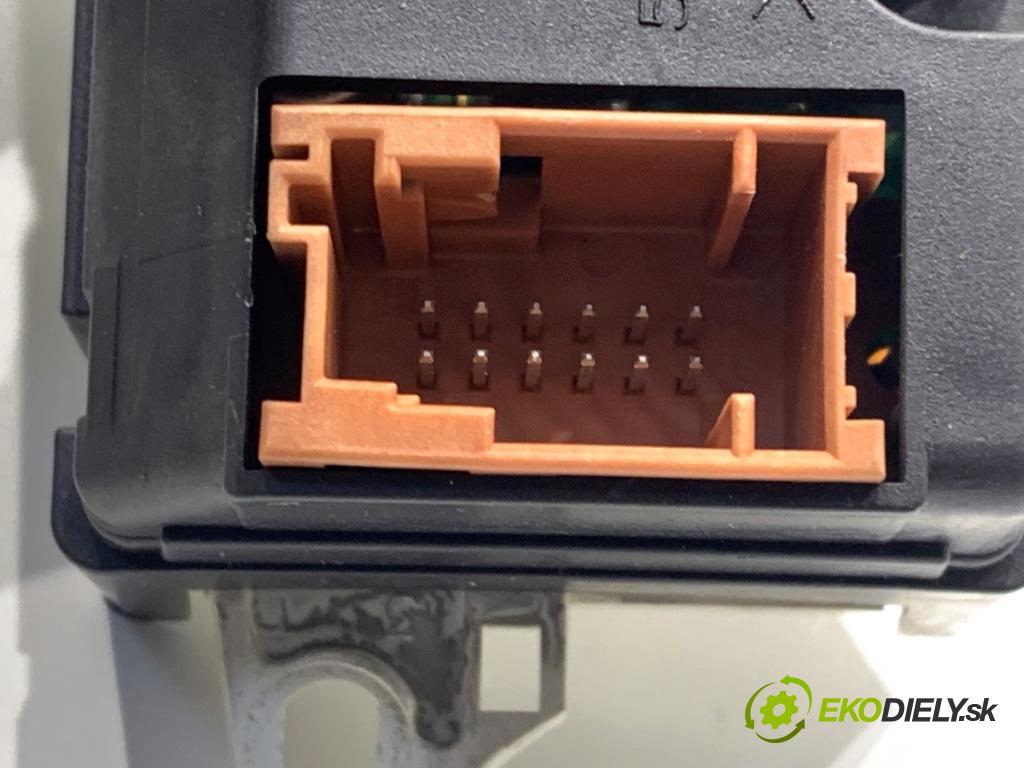 PEUGEOT 207 Kombi 2009 66 kW 1.6 HDi 1560 Dislpej 5555502902 (Prístrojová doska)