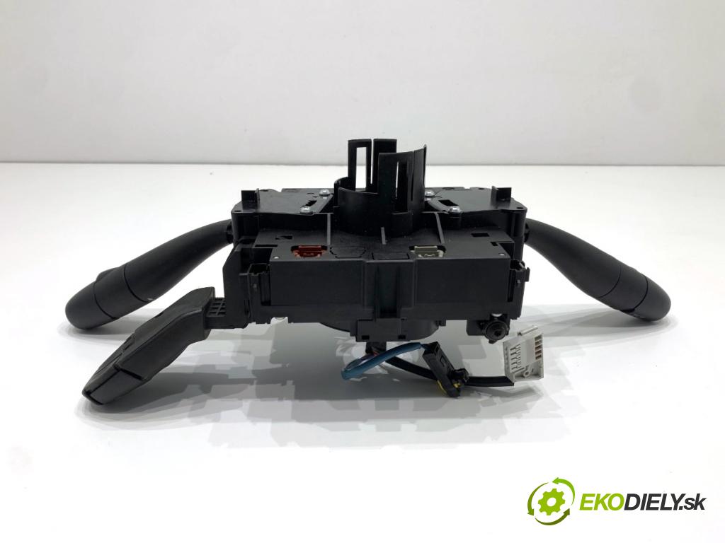 PEUGEOT 207 Kombi 2009 66 kW 1.6 HDi 1560 přepínač kombinovaný 96661300XT (Páčky pod volantem)