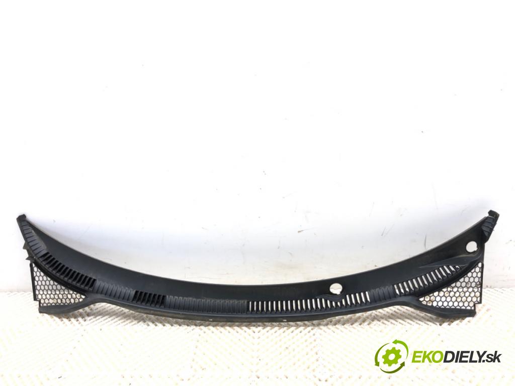 PEUGEOT 207 Kombi 2009 66 kW 1.6 HDi 1560 torpédo plast pod čelní okno 96318458 (Plast pod čelním sklem)