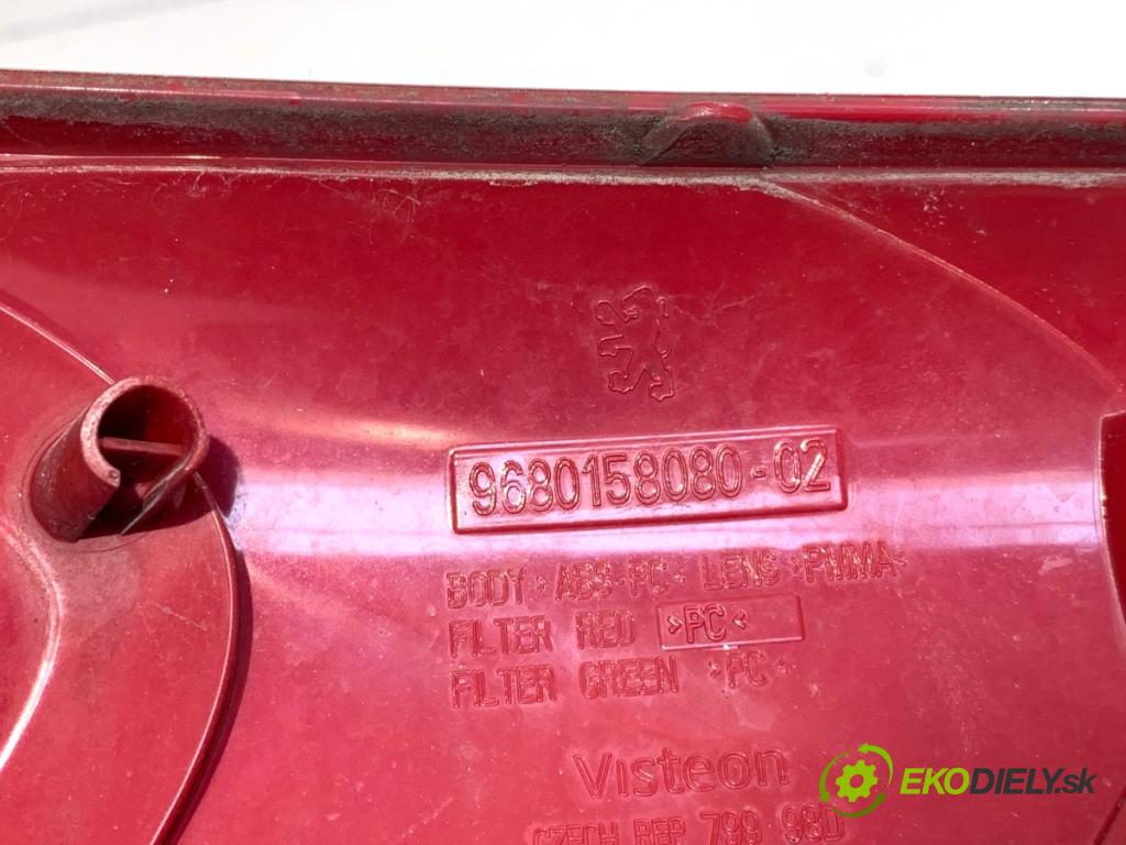 PEUGEOT 207 Kombi 2009 66 kW 1.6 HDi 1560 Svetlo ľavy zad 9680158080