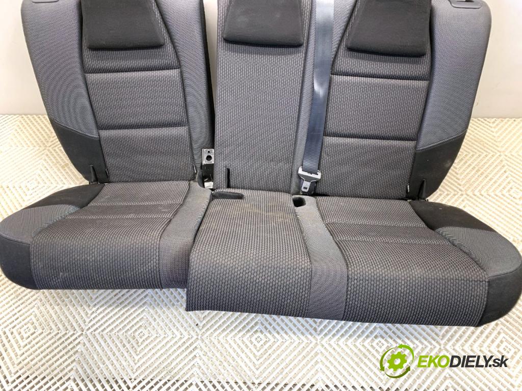 PEUGEOT 207 Kombi 2009 66 kW 1.6 HDi 1560 Sedadlo druhý rad