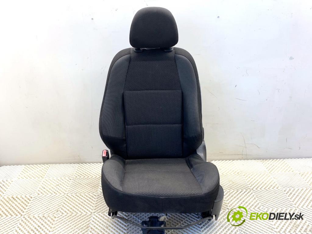 PEUGEOT 207 Kombi 2009 66 kW 1.6 HDi 1560 Sedadlo ľavy predný 