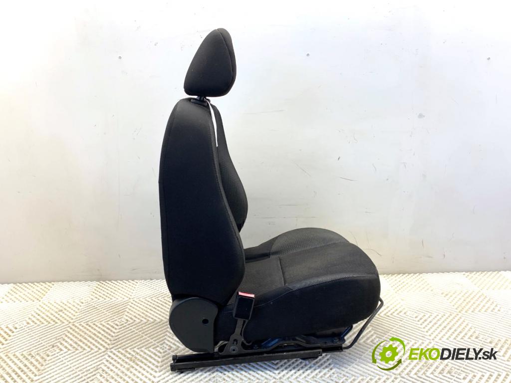 PEUGEOT 207 Kombi 2009 66 kW 1.6 HDi 1560 Sedadlo ľavy predný