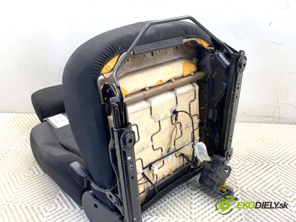 PEUGEOT 207 Kombi 2009 66 kW 1.6 HDi 1560 Sedadlo ľavy predný