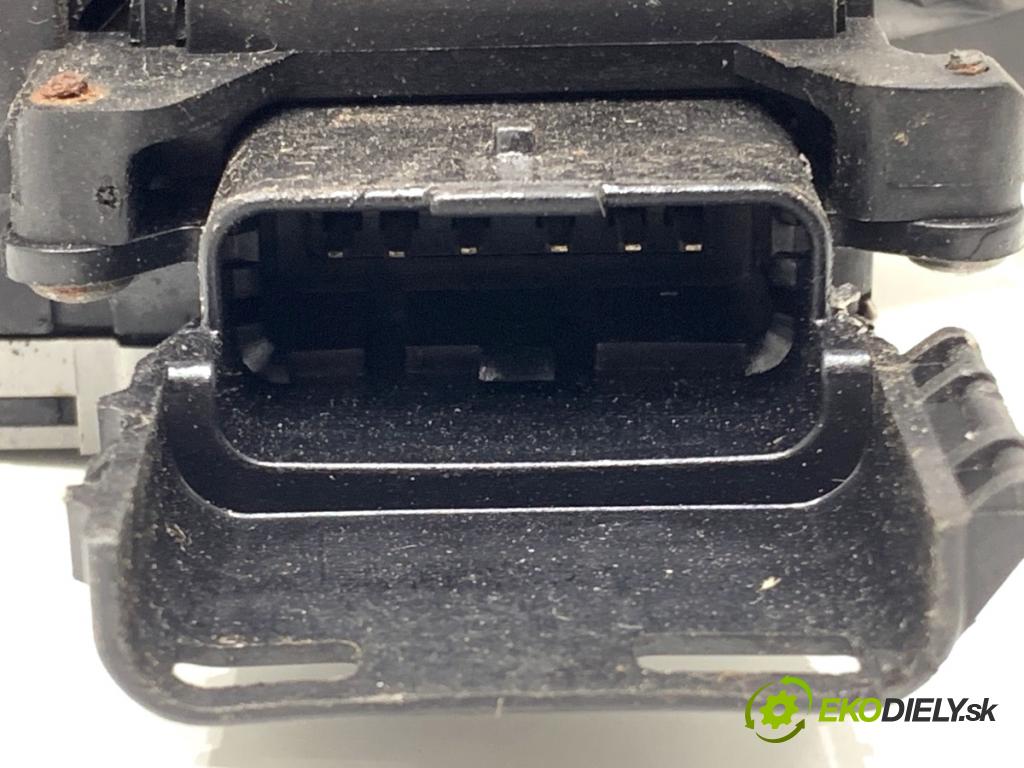 CITROEN C4 PICASSO I nadwozie wielkoprzestrzenne (MPV) 2007 80 kW 1.6 HDi 1560 zámok dveře pravý přední část 24094158