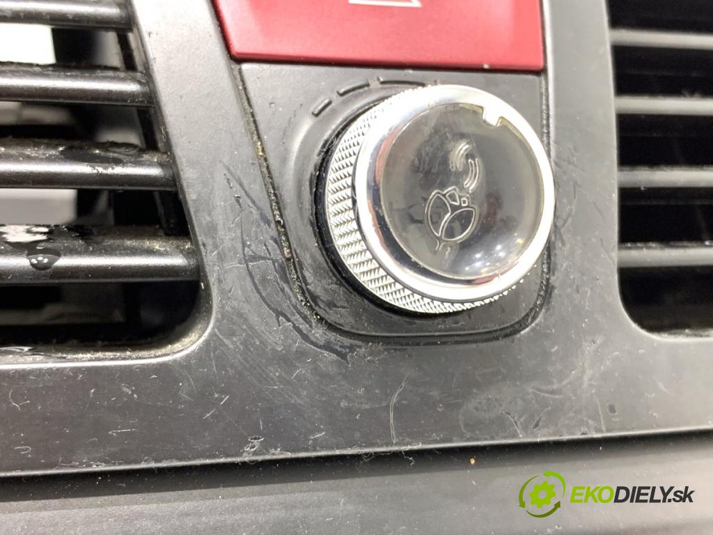 CITROEN C4 PICASSO I nadwozie wielkoprzestrzenne (MPV) 2007 80 kW 1.6 HDi 1560 mří topení přední část