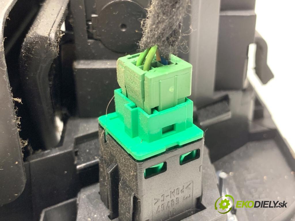 CITROEN C4 PICASSO I nadwozie wielkoprzestrzenne (MPV) 2007 80 kW 1.6 HDi 1560 mří topení přední část