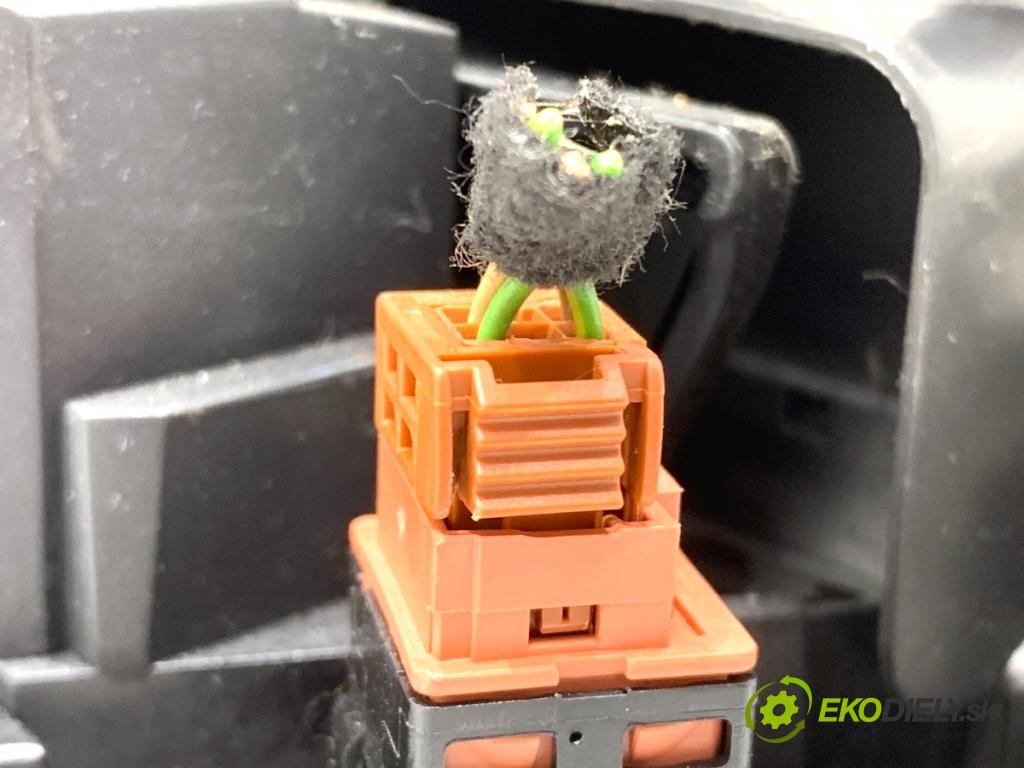 CITROEN C4 PICASSO I nadwozie wielkoprzestrzenne (MPV) 2007 80 kW 1.6 HDi 1560 mří topení přední část