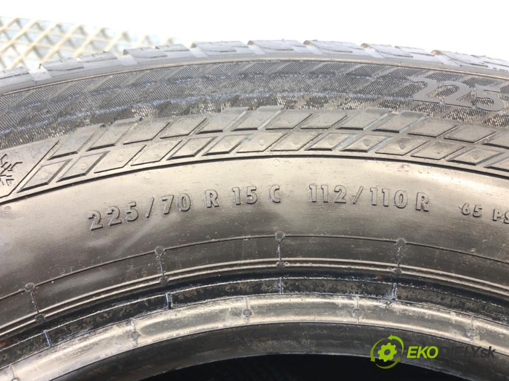 --- ---      PNEUMATIKY: PARA: VÍCENÁ SEZÓNA: 225/70 15" CONTINENTAL