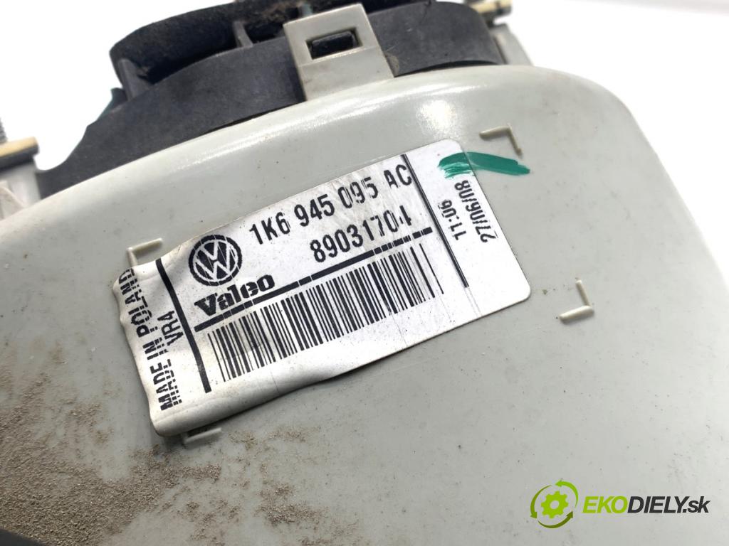 VW GOLF V liftback 2008 103 kW 1.4 TSI 1390 Svetlo ľavy zad 1K6945095AC
