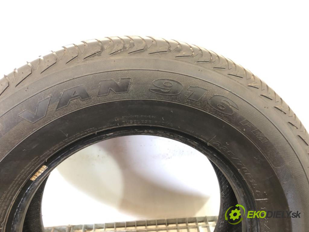 --- ---      PNEUMATIKA: VÍCENÁ SEZÓNA: 225/70 15" FIREMAX: