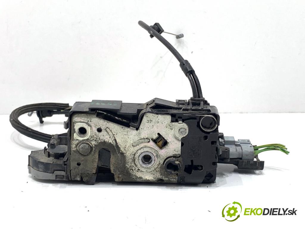 PEUGEOT 207 Kombi 2009 66 kW 1.6 HDi 1560 zámok Dvere pravy predný 24094158