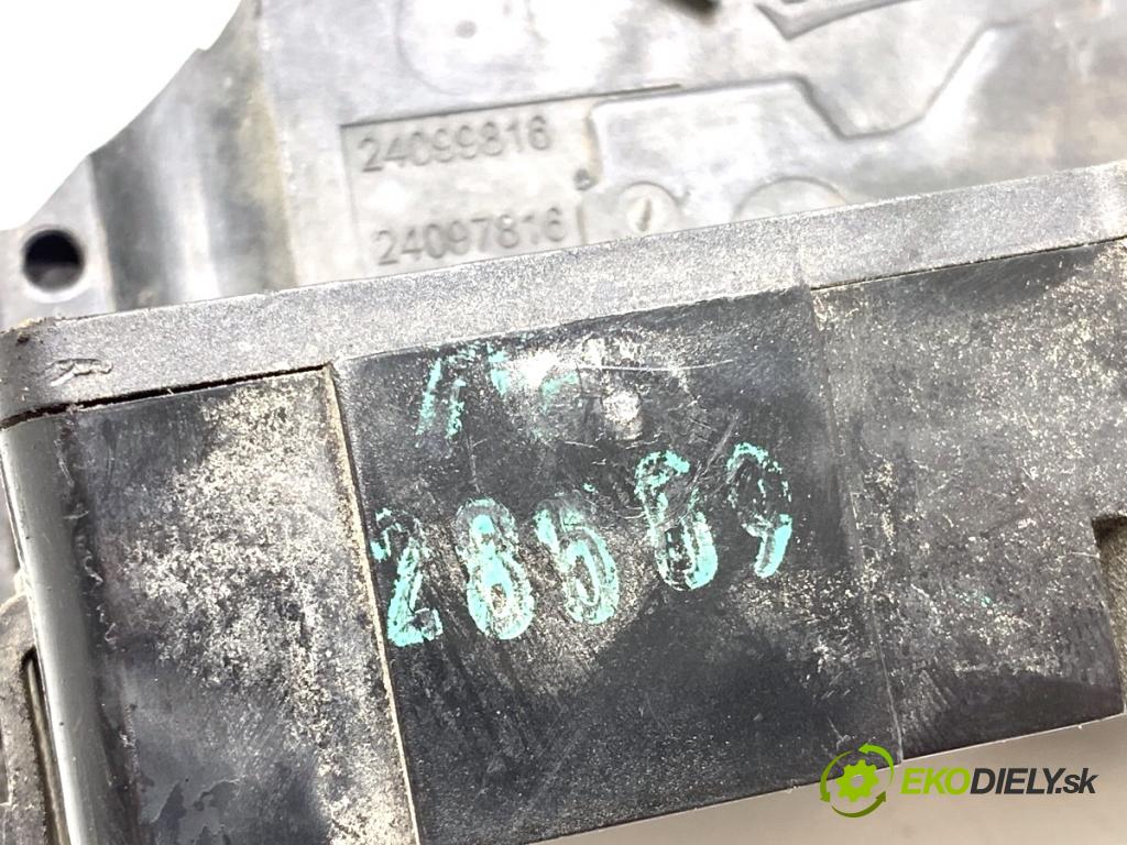 PEUGEOT 207 Kombi 2009 66 kW 1.6 HDi 1560 zámok Dvere pravy predný 24094158