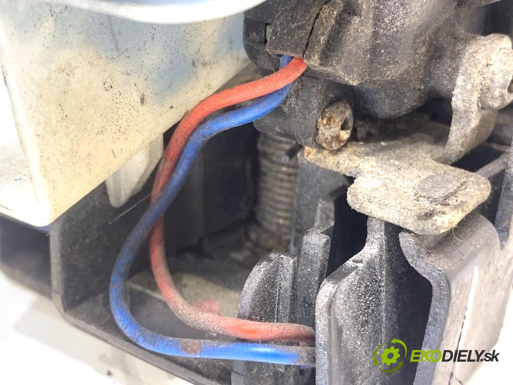 VW PASSAT B5 FL sedan 2001 96 kW 1.9 TDI 4motion 1896 zámok Dvere pravy zad