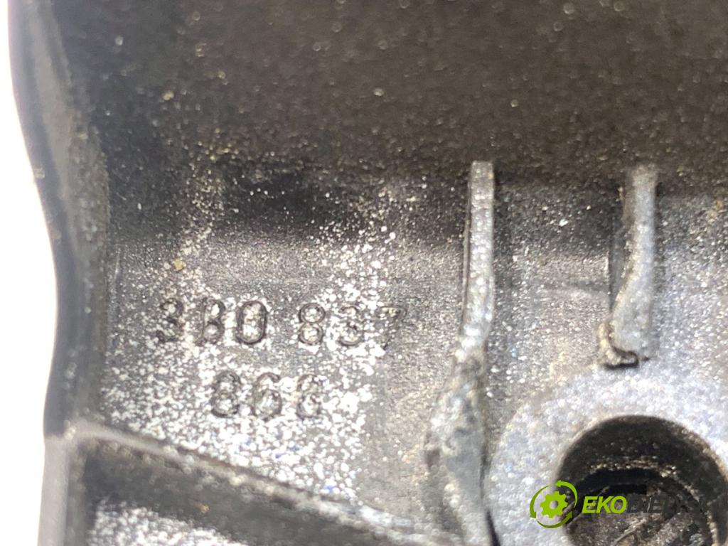 VW PASSAT B5 FL sedan 2001 96 kW 1.9 TDI 4motion 1896 zámok Dvere pravy zad