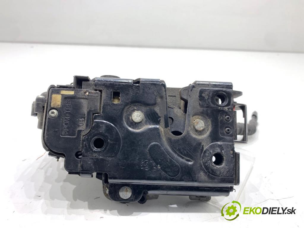 VW PASSAT B5 FL sedan 2001 96 kW 1.9 TDI 4motion 1896 zámok Dvere ľavy zad 