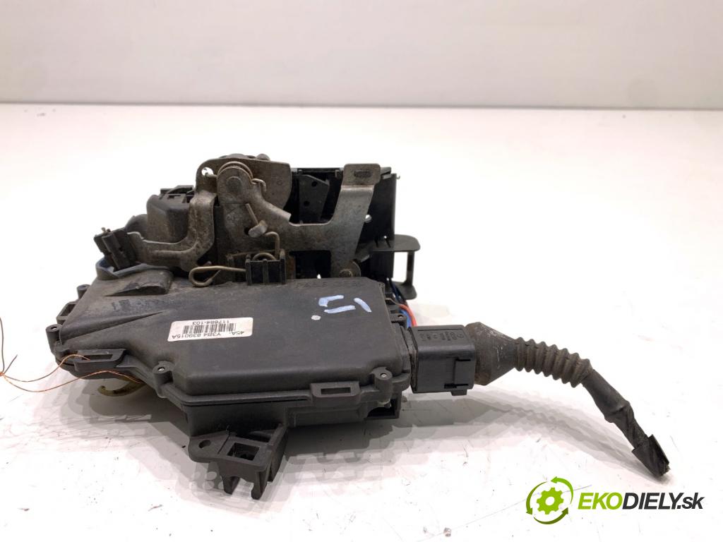 VW PASSAT B5 FL sedan 2001 96 kW 1.9 TDI 4motion 1896 zámok Dvere ľavy zad