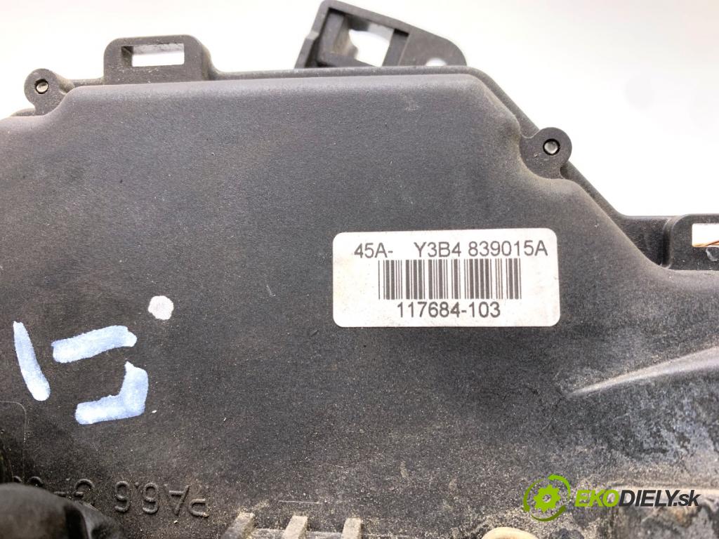 VW PASSAT B5 FL sedan 2001 96 kW 1.9 TDI 4motion 1896 zámok dveře levý zadní část