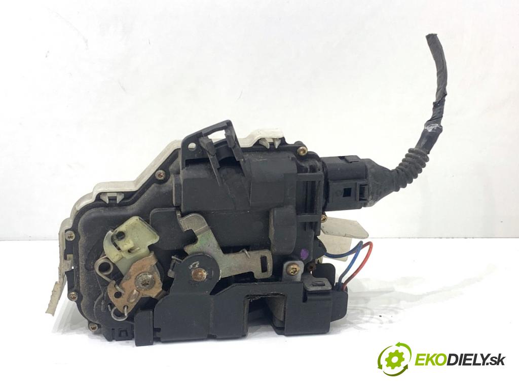 VW PASSAT B5 FL sedan 2001 96 kW 1.9 TDI 4motion 1896 zámok Dvere ľavy predný 