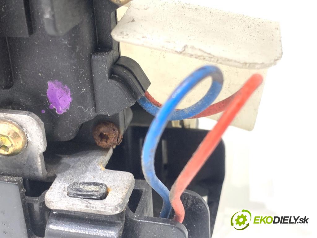 VW PASSAT B5 FL sedan 2001 96 kW 1.9 TDI 4motion 1896 zámok Dvere ľavy predný