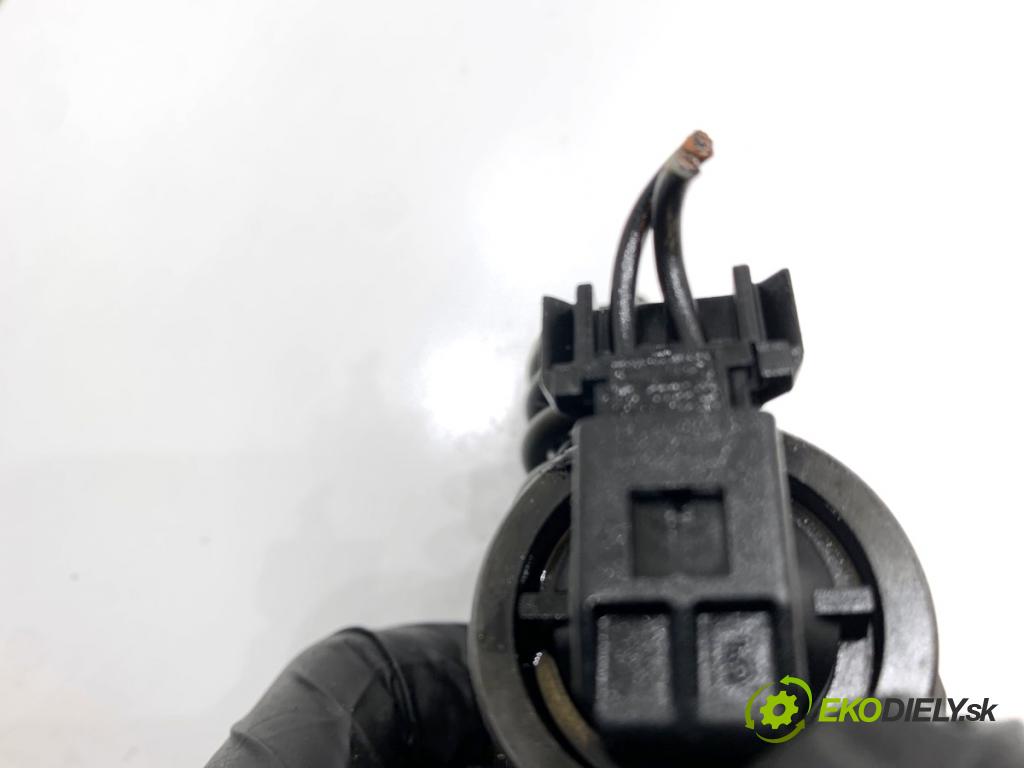 VW PASSAT B5 FL sedan 2001 96 kW 1.9 TDI 4motion 1896 vstrekovače 038130073AA