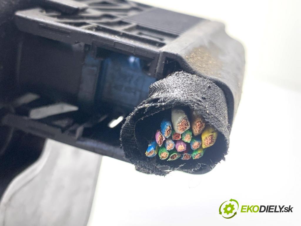 VW PASSAT B5 FL sedan 2001 96 kW 1.9 TDI 4motion 1896 Pumpa ABS 8E0614111T (Pumpa ABS)