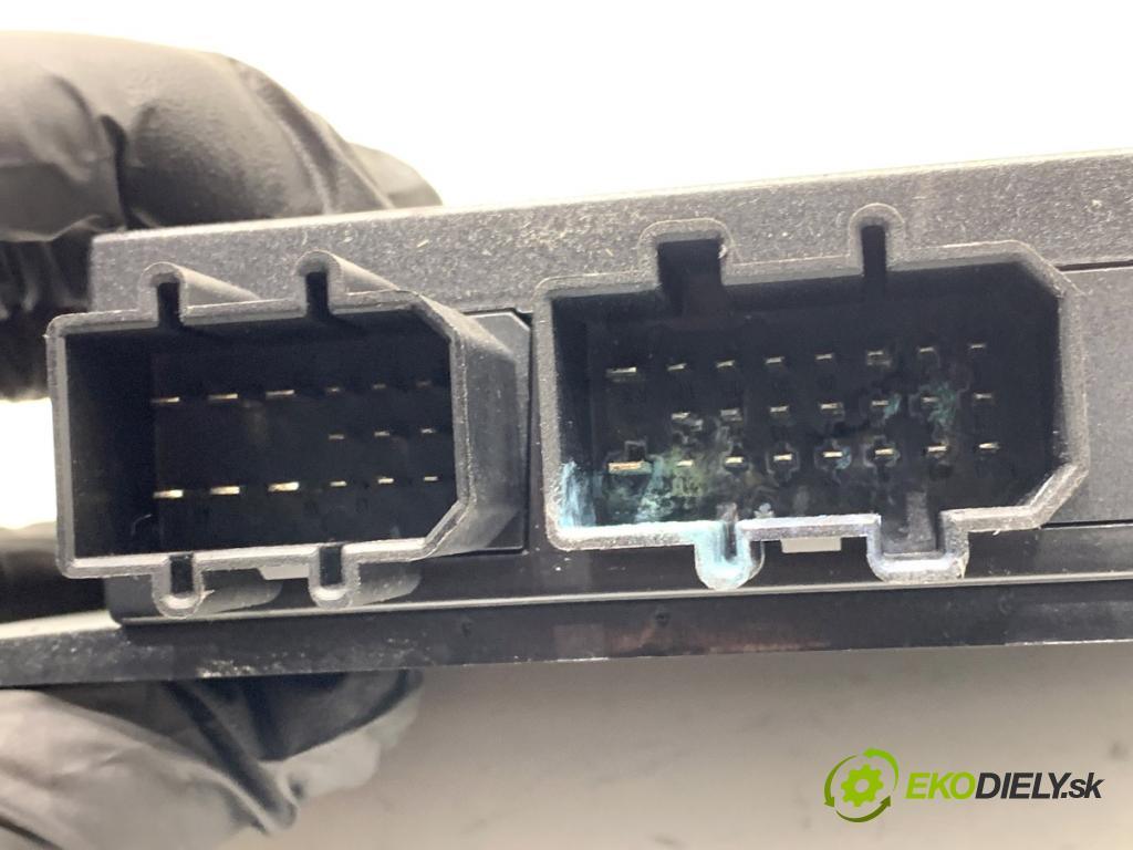 VW PASSAT B5 FL sedan 2001 96 kW 1.9 TDI 4motion 1896 modul komfortu 1C0959799B (Komfortní modul)