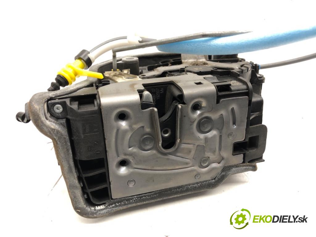 BMW G05 SUV 2020 195 kW xDrive 30 d 2993 zámok dveře levý přední část 9464887