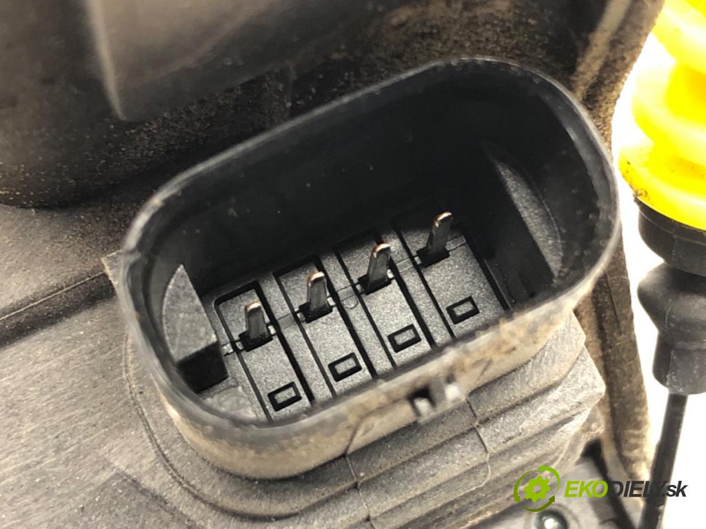 BMW G05 SUV 2020 195 kW xDrive 30 d 2993 zámok dveře levý přední část 9464887