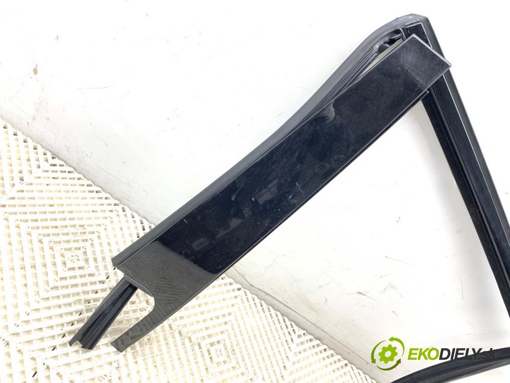 BMW G05 SUV 2020 195 kW xDrive 30 d 2993 Rámček Lišta horná Dvere zad ľavy 7428689