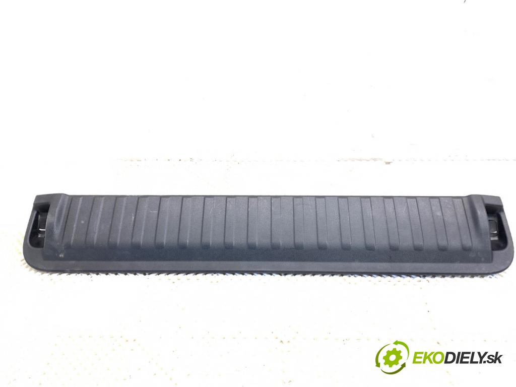 BMW G05 SUV 2020 195 kW xDrive 30 d 2993 lišta clona kufra 7417430