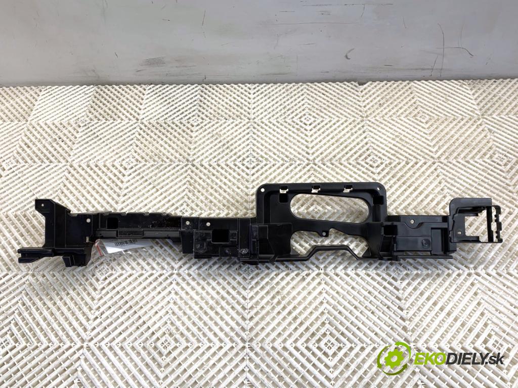 BMW G05 SUV 2020 195 kW xDrive 30 d 2993 lišta uchycení kufra pravá 7438236