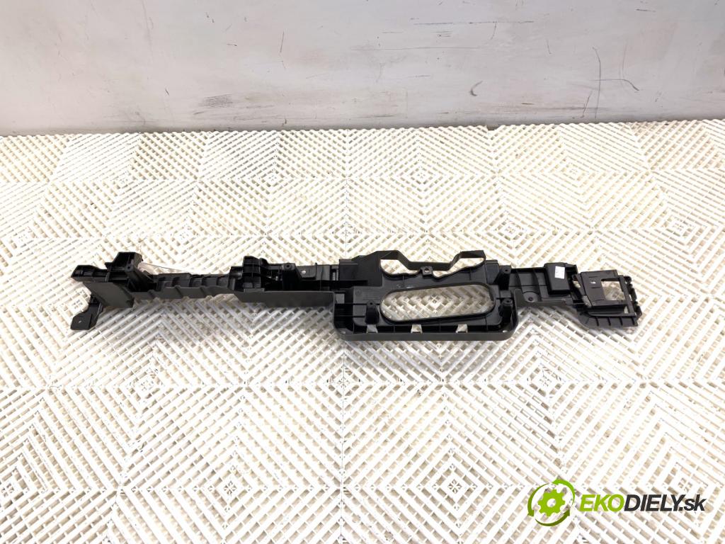 BMW G05 SUV 2020 195 kW xDrive 30 d 2993 lišta uchycení kufra pravá 7438236