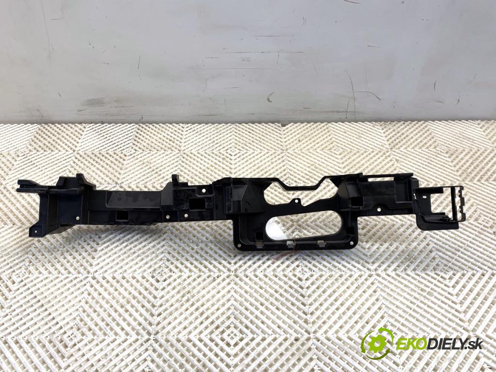 BMW G05 SUV 2020 195 kW xDrive 30 d 2993 lišta uchycení kufra levé 7438235