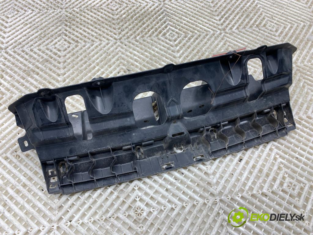 BMW G05 SUV 2020 195 kW xDrive 30 d 2993 Úchyt nárazníka zad stredový 7420650